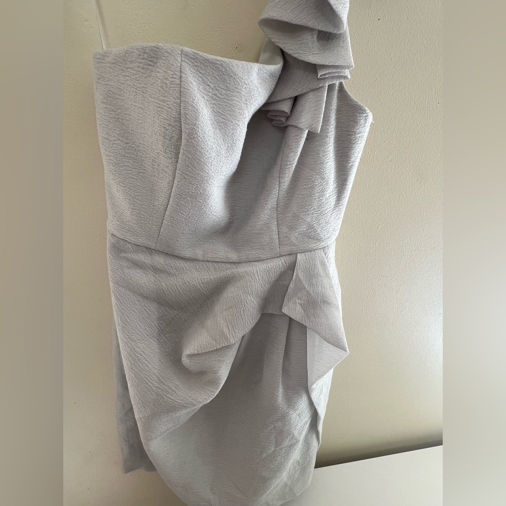 BCBGMAXAZRIA Classy One-Shoulder Gray Dress - Picture 3 of 9